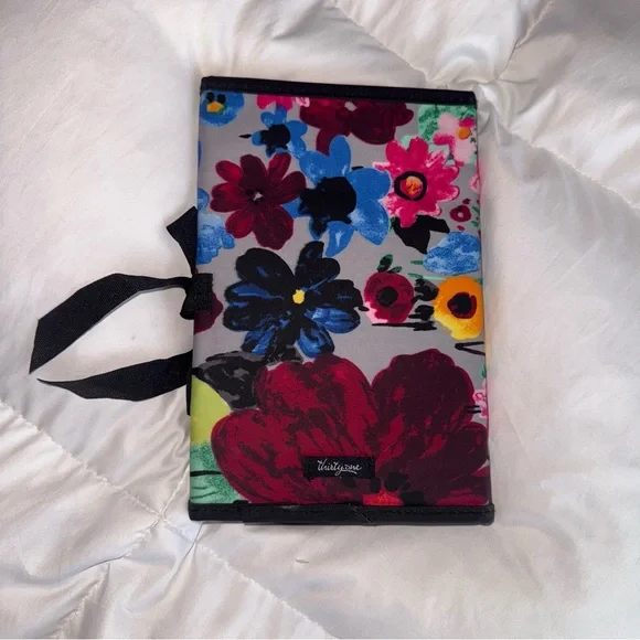 THIRTY ONE - Floral Print writing tablet/pen holder organizer with Black Ribbon - Picture 7 of 7